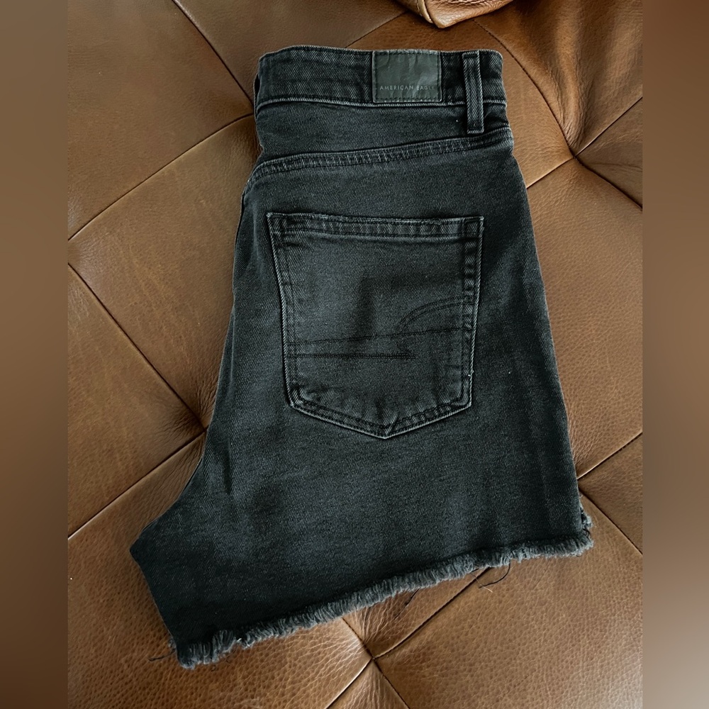American Eagle - Highest Rise 90s Boyfriend Short